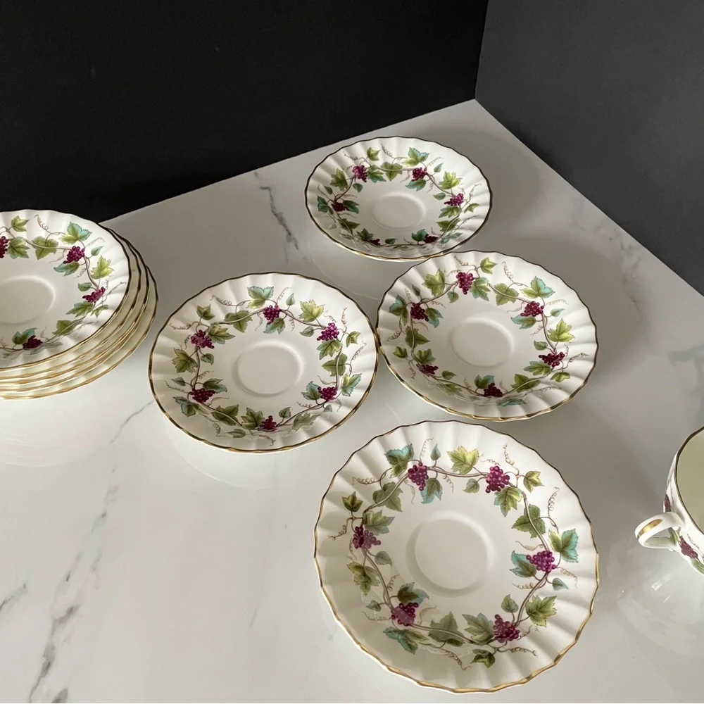 16 Piece SET - Cups & Saucers - Bacchanal by Royal Worcester